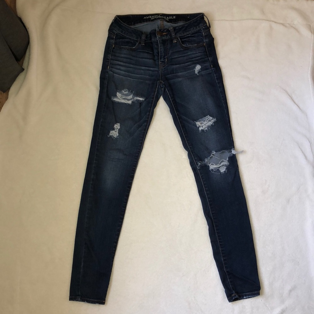 American Eagle distressed jegging